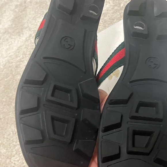 Gucci Beige and Red Flip Flops - Picture 3 of 7